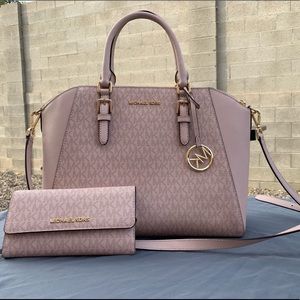 💕Pink Michael Kors Signature Satchel with Wallet